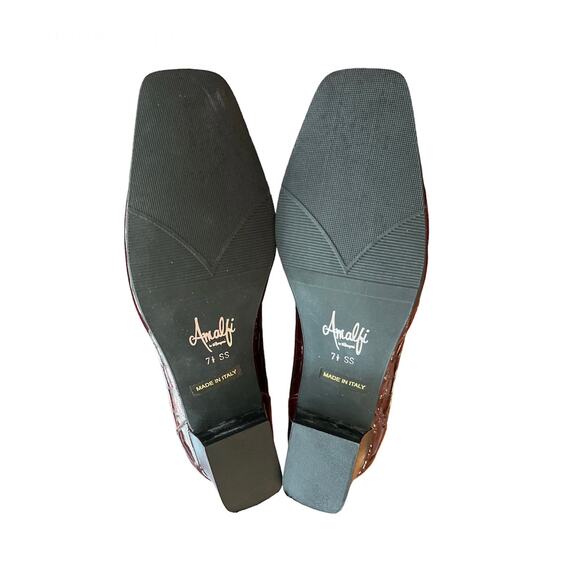 NEW Amalfi by Rangoni Malta Wine Loafers Slip On Gold Buckle Italy Women 7.5 SS - Picture 6 of 6